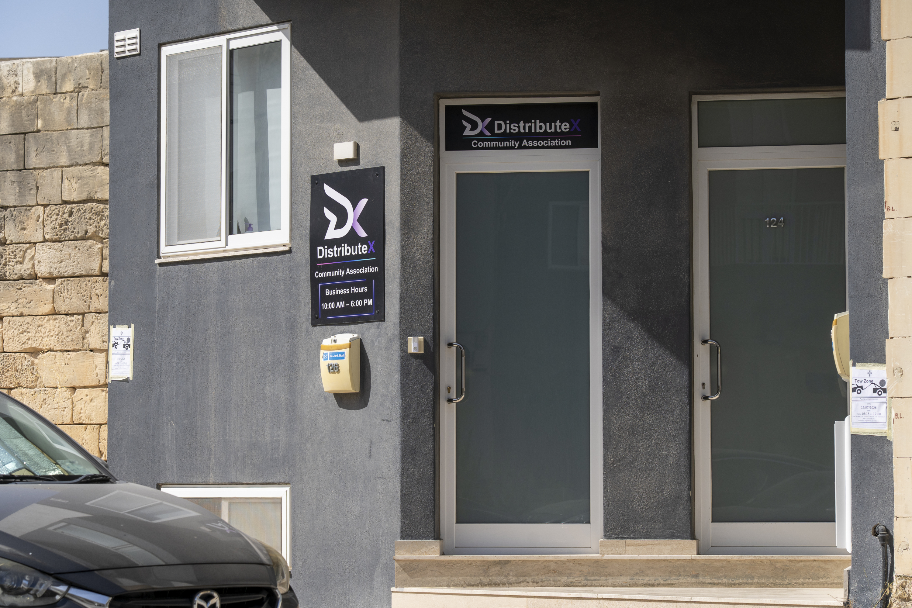 Distributex Obscure crypto marketing firm DistributeX feels like a Ponzi scheme
